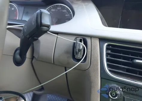 2009 Audi A4 3.2 Premium Plus z USA, uszkodzony, nr VIN WAUMK78K79N011021